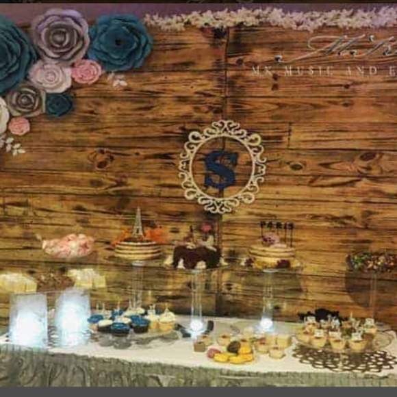 Rustic Wall/Backdrop - Picture 5 of 5